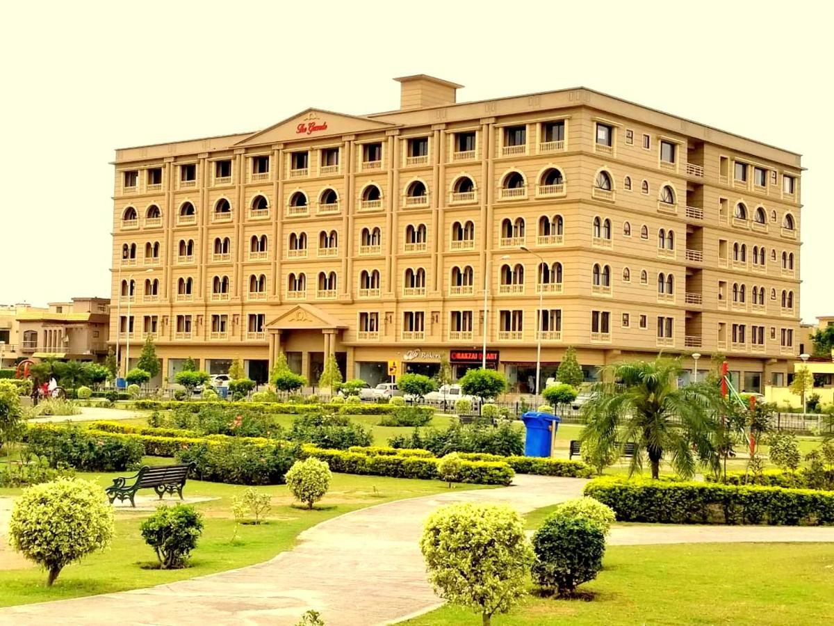 The Millenial Apartments & Suites Bahria Town Rawalpindi Esterno foto