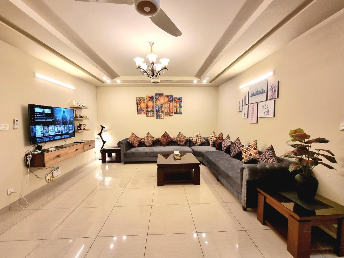 The Millenial Apartments & Suites Bahria Town Rawalpindi Esterno foto