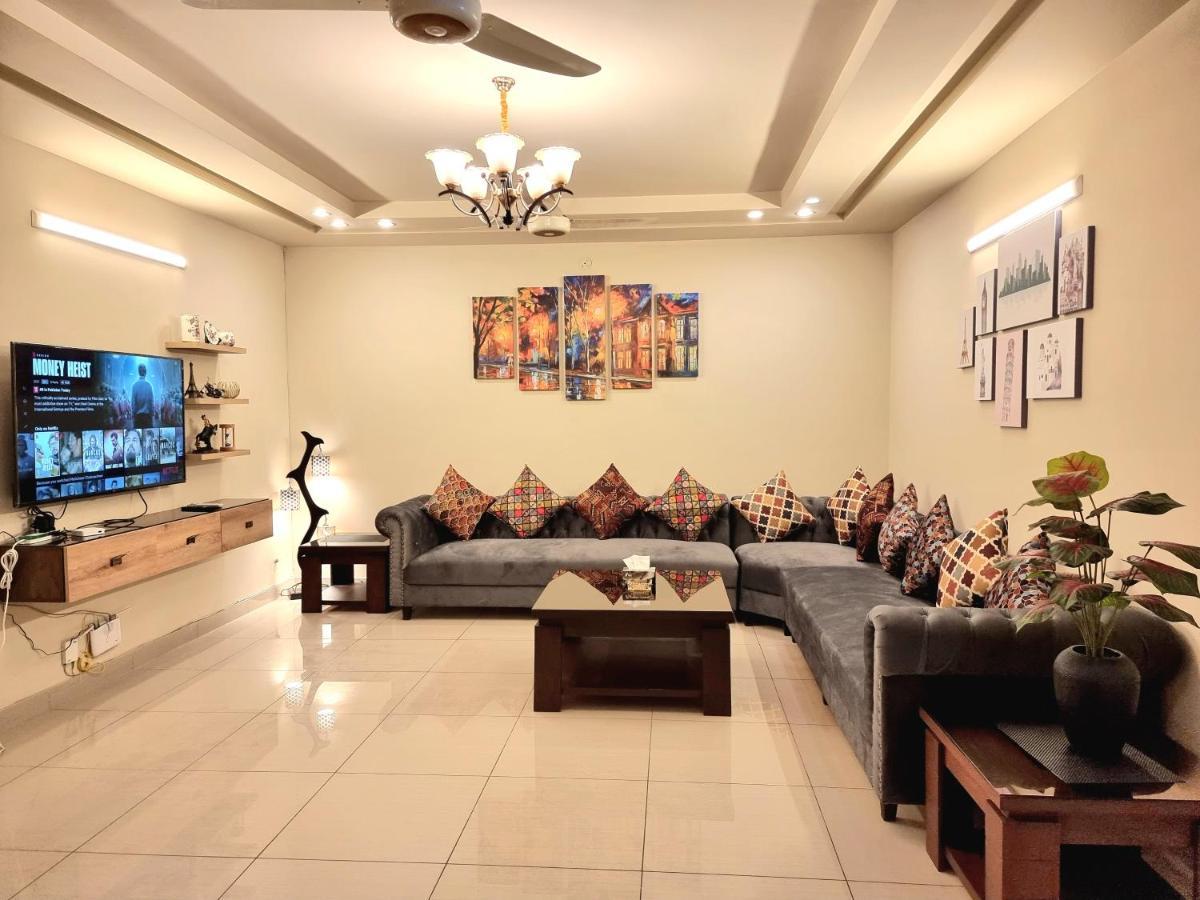 The Millenial Apartments & Suites Bahria Town Rawalpindi Esterno foto