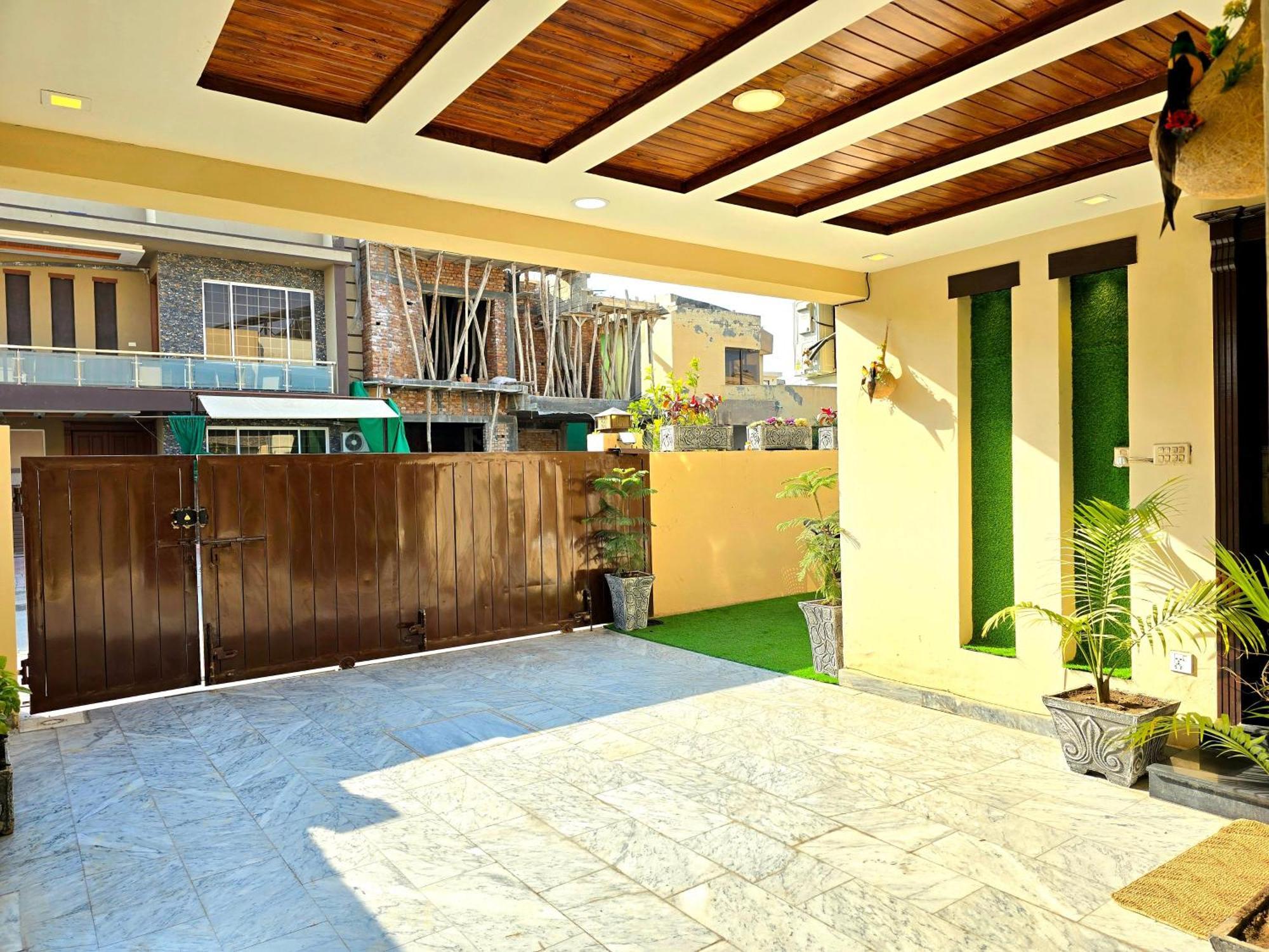 The Millenial Apartments & Suites Bahria Town Rawalpindi Camera foto