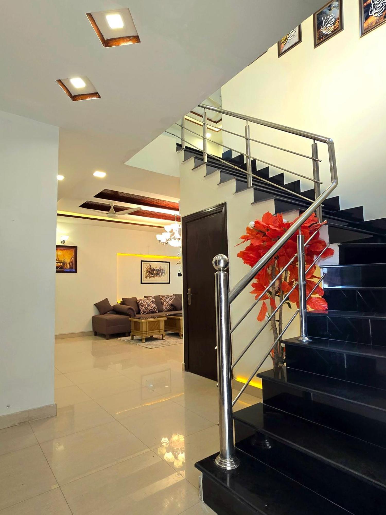 The Millenial Apartments & Suites Bahria Town Rawalpindi Camera foto